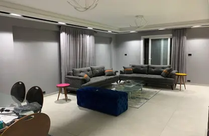 Apartment - 3 Bedrooms - 2 Bathrooms for sale in Doctor Yassin Abdel Ghaffar St. - Area C - Ganoob El Acadimia - New Cairo City - Cairo