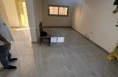 Apartment - 3 Bedrooms - 1 Bathroom for sale in Al Fath St. - Fleming - Hay Sharq - Alexandria