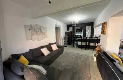 Apartment - 3 Bedrooms - 3 Bathrooms for sale in Town View - Hadayek October - 6 October City - Giza