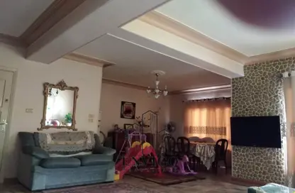Apartment - 3 Bedrooms - 2 Bathrooms for sale in Zaker Hussein St. - Al Hadiqah Al Dawliyah - 7th District - Nasr City - Cairo