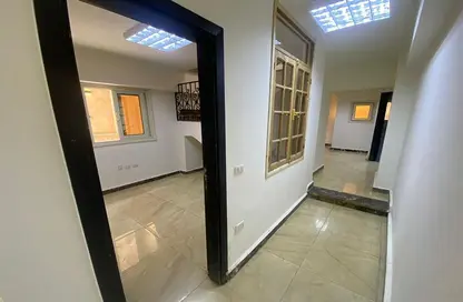 Co-Working Space - Studio - 5 Bathrooms for rent in Zahraa Al Maadi St. - Degla - Hay El Maadi - Cairo