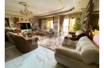 شقة - 4 غرف نوم - 4 حمامات للبيع في محور 26 يوليو - المهندسين - الجيزة