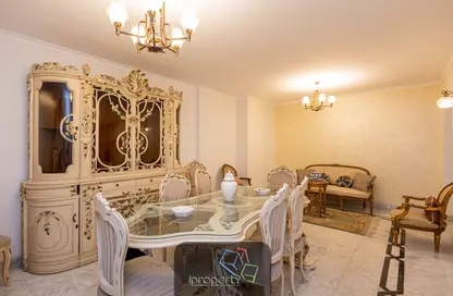 Apartment - 6 Bedrooms - 2 Bathrooms for sale in Shaarawy St. - Laurent - Hay Sharq - Alexandria