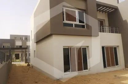 Townhouse - 3 Bedrooms - 5 Bathrooms for sale in Etapa - Sheikh Zayed Compounds - Sheikh Zayed City - Giza