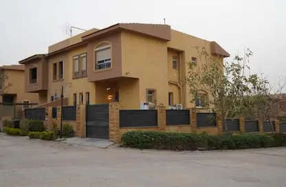فيلا - 5 غرف نوم - 4 حمامات للبيع في مون ريزيدنس - فيفث سكوير - التجمع الخامس - مدينة القاهرة الجديدة - القاهرة