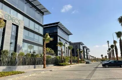 Office Space - Studio - 4 Bathrooms for sale in Cairo Business Park - 5th Settlement Compounds - The 5th Settlement - New Cairo City - Cairo