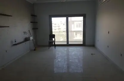 (بنتهاوس  (روف - 2 غرف نوم - 2 حمامات للايجار في جاليريا  مون فالى - المستثمرين الجنوبية - مدينة القاهرة الجديدة - القاهرة