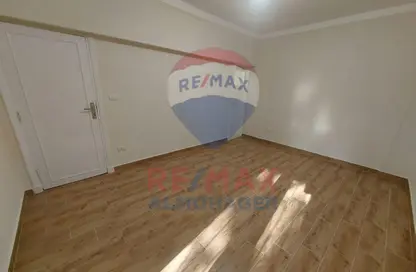 شقة - 3 غرف نوم - 2 حمامات للبيع في الحي الاول - الشيخ زايد - الجيزة