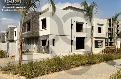 Villa - 4 Bedrooms - 3 Bathrooms for sale in Sun Capital - Fayoum Desert road - 6 October City - Giza