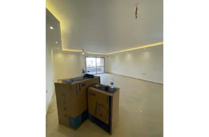 Apartment - 3 Bedrooms - 3 Bathrooms for sale in Tijan - Zahraa El Maadi - Hay El Maadi - Cairo
