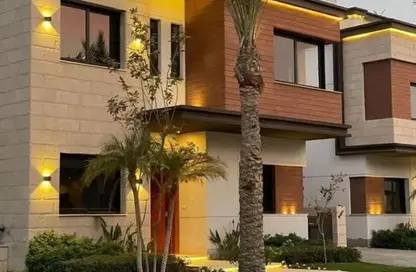 Villa - 4 Bedrooms - 5 Bathrooms for sale in Azzar - 5th Settlement Compounds - The 5th Settlement - New Cairo City - Cairo