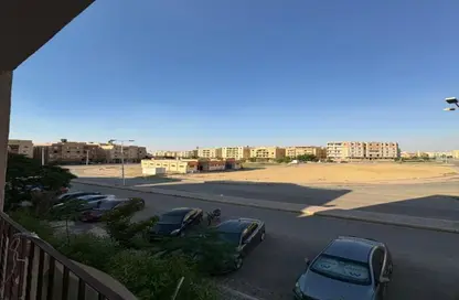شقة - 3 غرف نوم - 2 حمامات للبيع في المجاورة الاولي - المنطقة الثالثة - مدينة الشروق - القاهرة