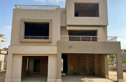 Villa - 4 Bedrooms - 5 Bathrooms for sale in New Giza - Cairo Alexandria Desert Road - 6 October City - Giza