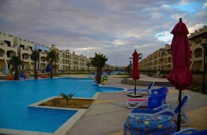 Chalet - 2 Bedrooms - 2 Bathrooms for sale in Lasirena Palm Beach - Al Ain Al Sokhna - Suez