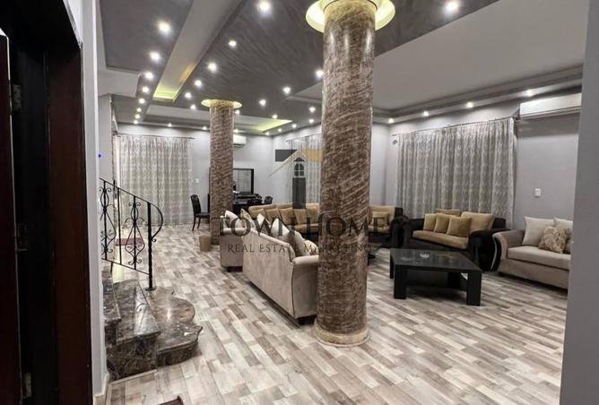 8260074 - Property Image 2