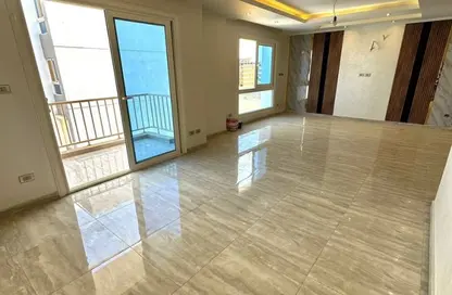 شقة - 3 غرف نوم - 3 حمامات للبيع في الثورة الخضراء - كمبوندات الشيخ زايد - الشيخ زايد - الجيزة شقة - 3 غرف نوم - 3 حمامات للبيع في الثورة الخضراء - كمبوندات الشيخ زايد - الشيخ زايد - الجيزة