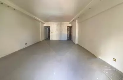 Apartment - 3 Bedrooms - 2 Bathrooms for rent in Al Geish Road - Laurent - Hay Sharq - Alexandria