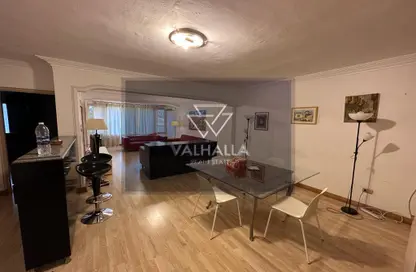 شقة - 2 غرف نوم - 2 حمامات للايجار في شارع محمود عزمي - الزمالك - القاهرة