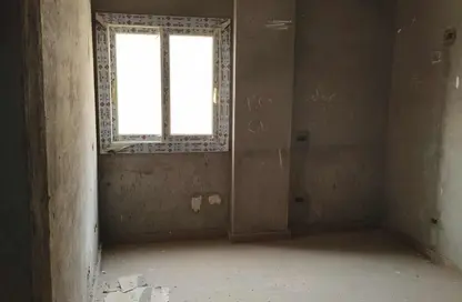 شقة - 3 غرف نوم - 1 حمام للبيع في طريق بلبيس - خط 10 - الحي الثالث - مدينة العبور - القليوبية