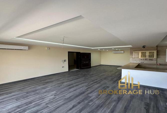 8281402 - Property Image 3