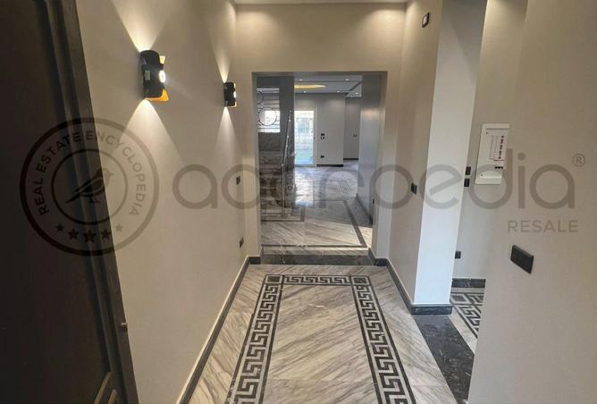 8419388 - Property Image 2