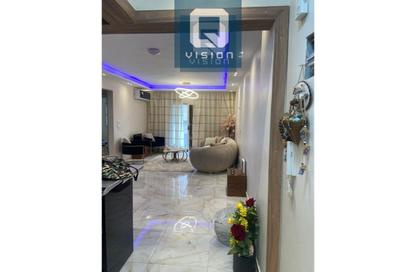 Apartment - 3 Bedrooms - 1 Bathroom for rent in Gardenia City Walk Mall - Zahraa Madinat Nasr - Nasr City - Cairo