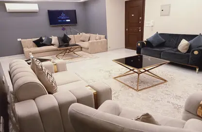 Apartment - 3 Bedrooms - 3 Bathrooms for rent in Nile St. - Dokki - Giza