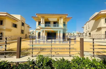 Villa - 4 Bedrooms - 5 Bathrooms for sale in Madinaty - Cairo