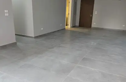 Apartment - 3 Bedrooms - 3 Bathrooms for sale in Village West - Sheikh Zayed Compounds - Sheikh Zayed City - Giza