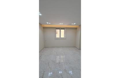 شقة - 3 غرف نوم - 3 حمامات للبيع في شارع غزه - المهندسين - الجيزة