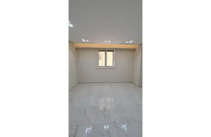 شقة - 3 غرف نوم - 3 حمامات للبيع في شارع غزه - المهندسين - الجيزة
