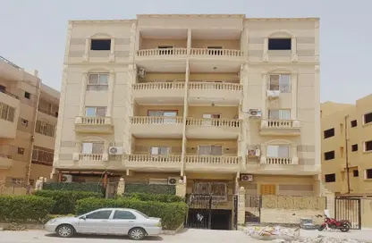 شقة - 3 غرف نوم - 2 حمامات للبيع في المجاورة الاولي - المنطقة الثامنة - مدينة الشروق - القاهرة