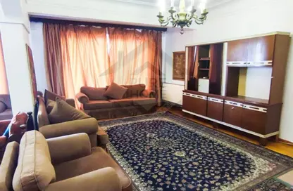 شقة - 4 غرف نوم - 3 حمامات للبيع في شارع رشدي - رشدي - حي شرق - الاسكندرية