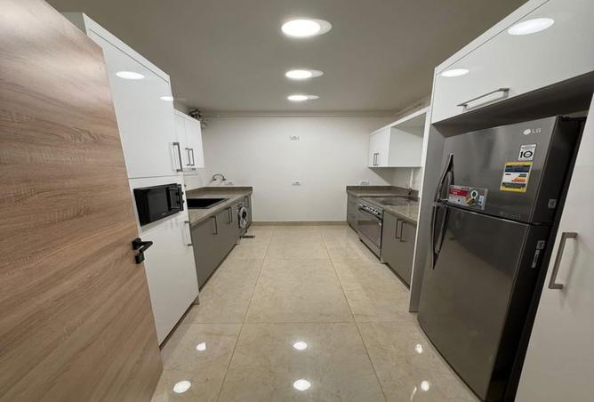 8049301 - Property Image 2