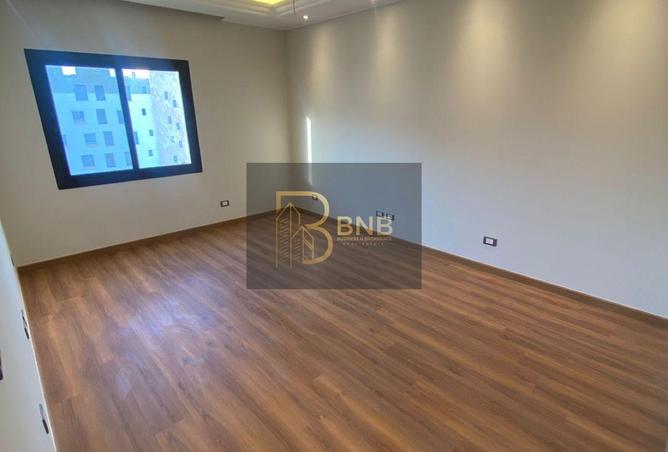 8063664 - Property Image 3