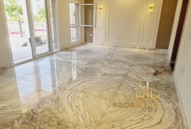 8312848 - Property Image 2