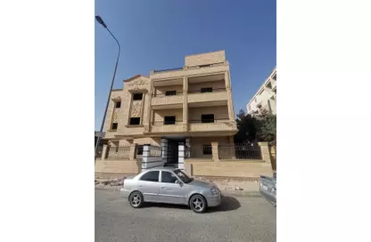 Apartment - 3 Bedrooms - 2 Bathrooms for sale in Al Imam Malik St. - 6th District - Obour City - Qalyubia