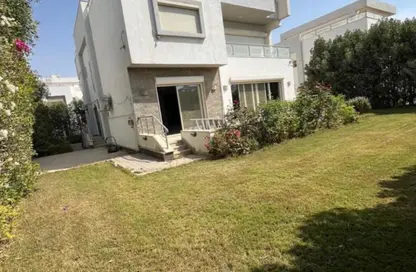 فيلا - 3 غرف نوم - 3 حمامات للايجار في حى القرنفل - التجمع الخامس - مدينة القاهرة الجديدة - القاهرة