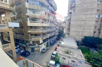 شقة - 3 غرف نوم - 2 حمامات للبيع في جليم - حي شرق - الاسكندرية