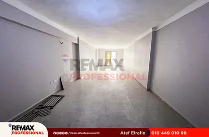 Apartment - 3 Bedrooms - 3 Bathrooms for rent in Sidi Gaber St. - Sidi Gaber - Hay Sharq - Alexandria