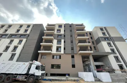 Apartment - 3 Bedrooms - 2 Bathrooms for sale in Swan Lake Residence - 5th Settlement Compounds - The 5th Settlement - New Cairo City - Cairo