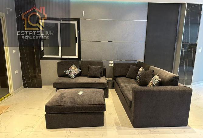 7958580 - Property Image 2