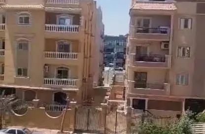 Apartment - 3 Bedrooms - 2 Bathrooms for sale in 8th District - Sheikh Zayed City - Giza