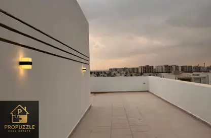 Penthouse - 3 Bedrooms - 4 Bathrooms for sale in The Residences - Hyde Park - New Cairo City - Cairo