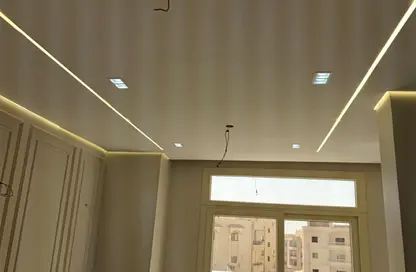 Apartment - 2 Bedrooms - 1 Bathroom for rent in Mohamed Naguib Axis - North Investors Area - New Cairo City - Cairo