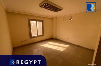Office Space - Studio - 3 Bathrooms for rent in Zahraa Al Maadi St. - Degla - Hay El Maadi - Cairo