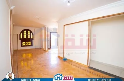 Apartment - 3 Bedrooms - 2 Bathrooms for sale in Al Ekbal St. - Laurent - Hay Sharq - Alexandria