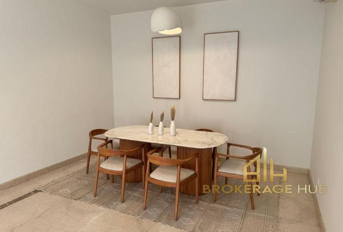 8193012 - Property Image 2