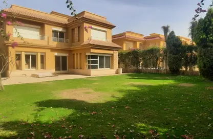 Villa - 4 Bedrooms - 4 Bathrooms for sale in Greens - 6th District - Sheikh Zayed City - Giza