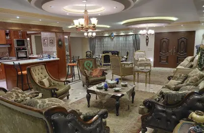 دوبلكس - 4 غرف نوم - 3 حمامات للبيع في شارع الشويفات - الحي الاول - التجمع الخامس - مدينة القاهرة الجديدة - القاهرة